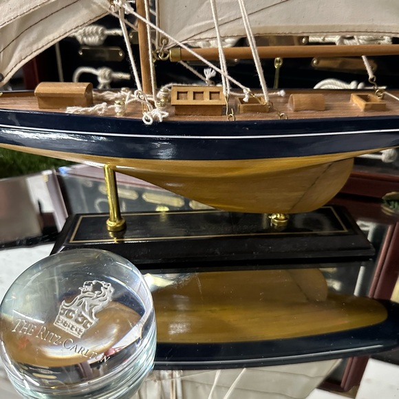 Boat decor great for a man’s cave - Picture 7 of 7